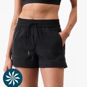 Athleta Trekkie North Mid Rise Short, in Like New Condition